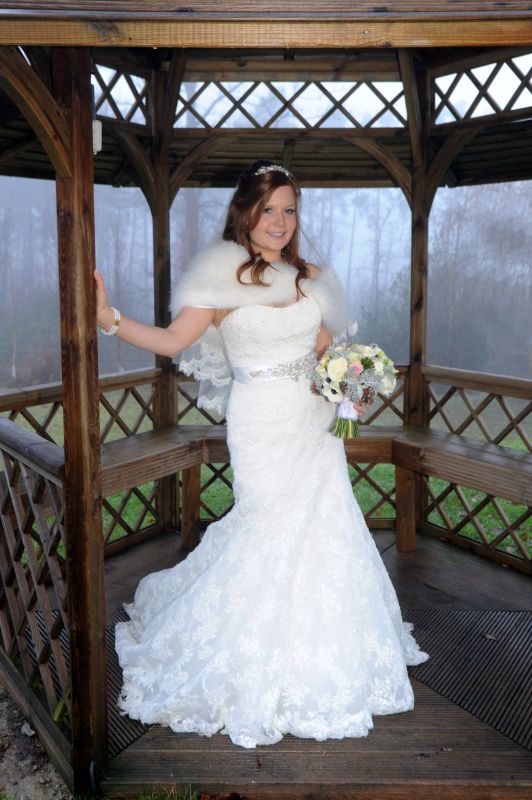Pear shaped & hourglass brides - lets see real pics of your dress! :  wedding Me2