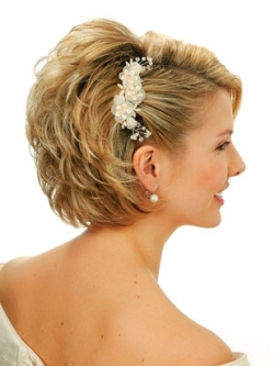HELP! I cut my hair :  wedding hair short hair wedding hairdo emotional support Easy Bridal Short Hairstyles