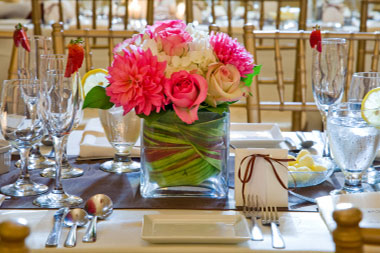 Hiding the Stems in a Clear Vase :  wedding 24full