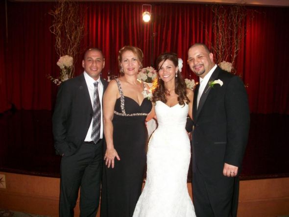 Pear shaped & hourglass brides - lets see real pics of your dress! :  wedding Pictures 114