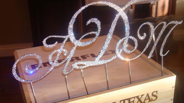DIY:  Swarovski Monogrammed Cake Topper :  wedding cake rhinestone swarovski monogrammed cake topperr DSC04233