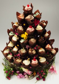 Wedding Cupcakes or Wedding Cake? Did you regret it? : wedding wedding cake cupcakes wedding cupcake tower cake CupCakeTower