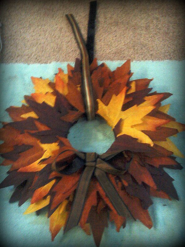Fall Autumn Wreath [Easy and budget friendly!] :  wedding wreath fall leaves autumn brown gold orange red yellow ceremony flowers diy 0905001725