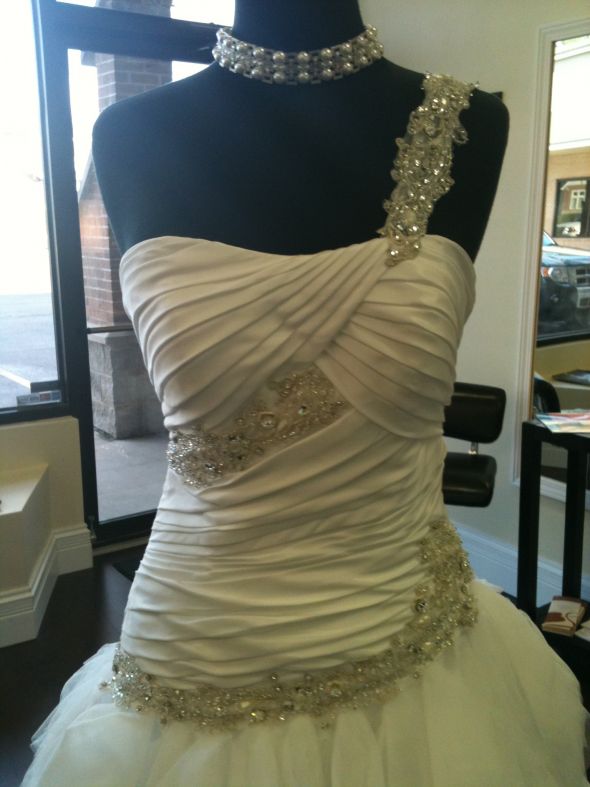 D'Amour Style B052 Size 6 :  wedding wedding dress for sale damour IMG 1373