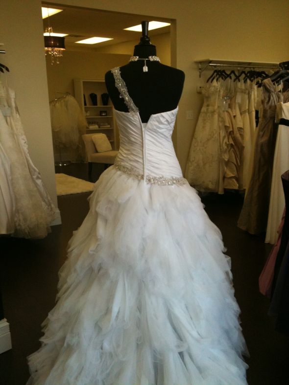 D'Amour Style B052 Size 6 :  wedding wedding dress for sale damour IMG 1374