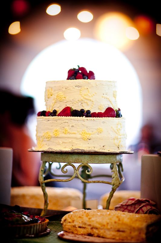 Non-fondant cake inspiration? : wedding inspiration cake picture Cake2