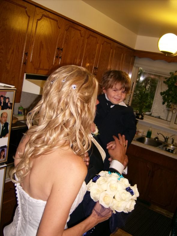 Please post pics of your half up-dos w/ loose curls- :  wedding beauty beehive GEDC0530