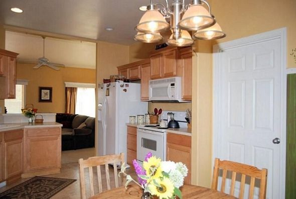 Yellow Kitchens??  Pics? :  wedding KIb