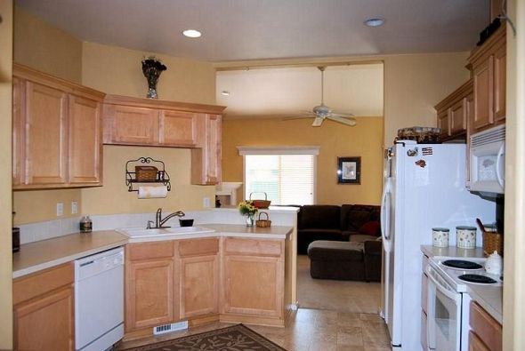 Yellow Kitchens??  Pics? :  wedding KIc