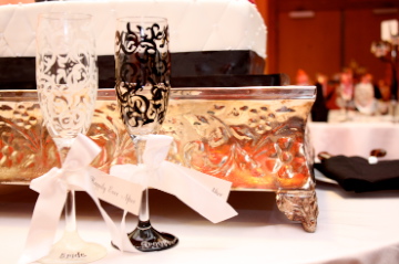 Is it worth it to personalize your champagne flutes? :  wedding champagne flutes personalized IMG 1853