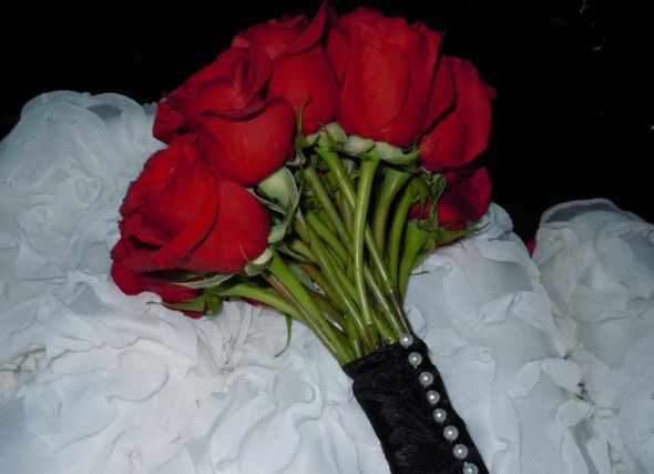 Has anyone ordered bulk floral from Sam's Club or Costco? :  wedding sams club costco flowers bulk floral bouquets diy Roses1