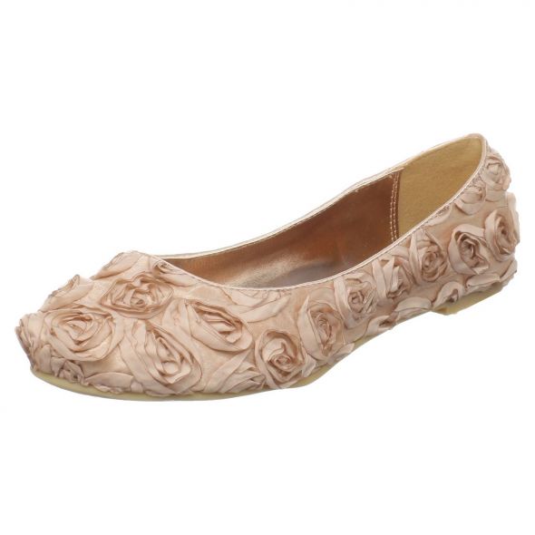 anyone else opting for flats on the big day?!?! :  wedding Shoes