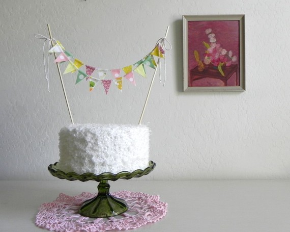 Anyone using pennant banners? : wedding pennant banner outdoor decor Cake Bunting
