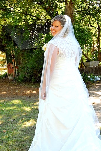 Calling all size 20+ bees... :  wedding Dress2