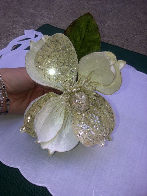 Stunning Magnolia Blooms for Centerpieces wedding centerpieces sparkle 