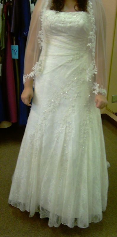 Help from others wearing Maggie Sottero gowns... :  wedding Viennadress