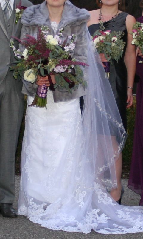 Single Tier White Veil with Beading : wedding beaded veil casablanca 2004 dress .JPG