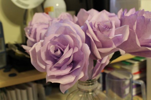 Coffee Filter Flower  Pic heavy tutorial with tips :  wedding bouquet ceremony coffee filter flowers diy flowers paper flowers pew decorations purple white 4 Assembling Flowers 15 Completed Rose 3