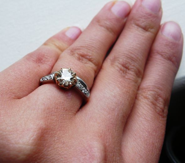 Can I Please See Your Unique Rings :  wedding rings unique colored gems Eringandweddingband Inside