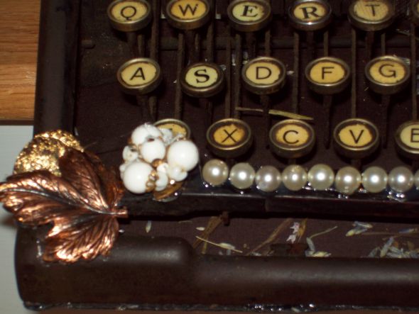 Vintage Typewriter Floral Arrangement :  wedding typewriter lavender brooches purple ceremony flowers 004