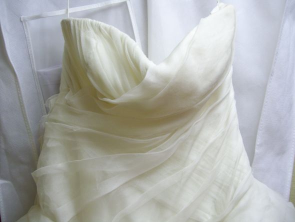 Vera Wang Diana Sample :  wedding vera wang diana ivory dress Vera Wang Diana Detail