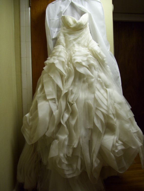 Vera Wang Diana Sample :  wedding vera wang diana ivory dress Vera Wang Diana Front