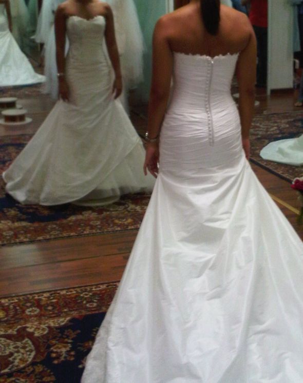 Let me see your dresses!! I'm sick of seeing them on models!! : wedding Dressbb3