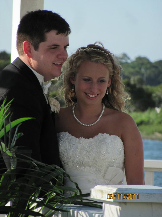 Married June Brides lets see some pics :  wedding june brides show your pics 247475 1765854750567 1365117759 31440865 1216765 N
