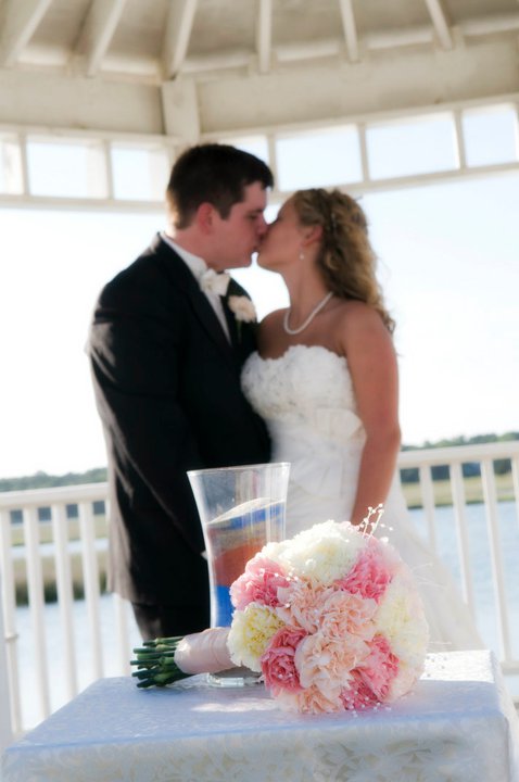 Married June Brides lets see some pics :  wedding june brides show your pics 267795 10150215665276430 674511429 7664511 3935404 N