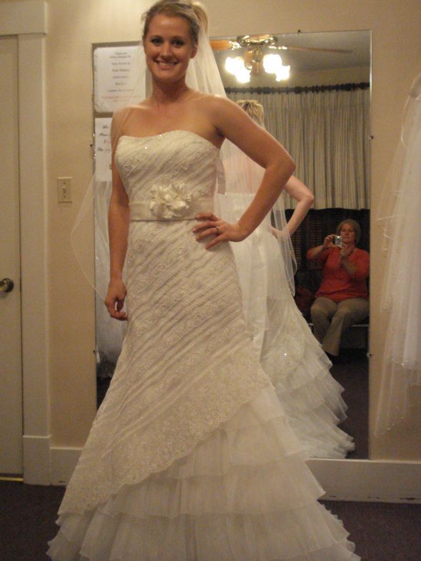 Let me see your dresses!! I'm sick of seeing them on models!! :  wedding DSC02503
