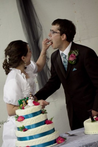 Married bees, did you smash cake in each others faces? : wedding IMG 8654