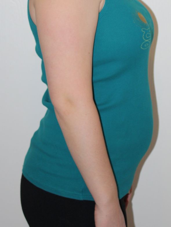 Mamas that were size 12+ before pregnancy....when did you start to show? :  wedding Bump3