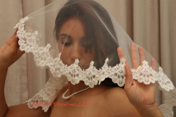 elbow legnth mantilla veil $20 shipped!! after 11/11/11 :  wedding veil white mantilla 12veil