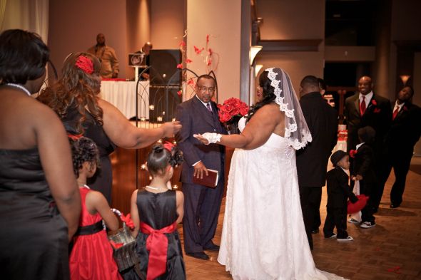 elbow legnth mantilla veil $20 shipped!! after 11/11/11 :  wedding veil white mantilla IMG 0467