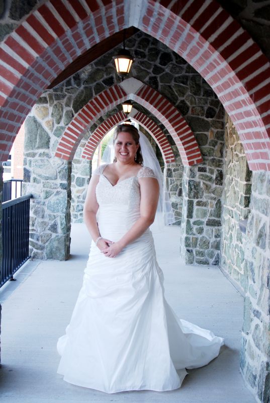 Married ladies: How uncomfortable was your dress? :  wedding Dani