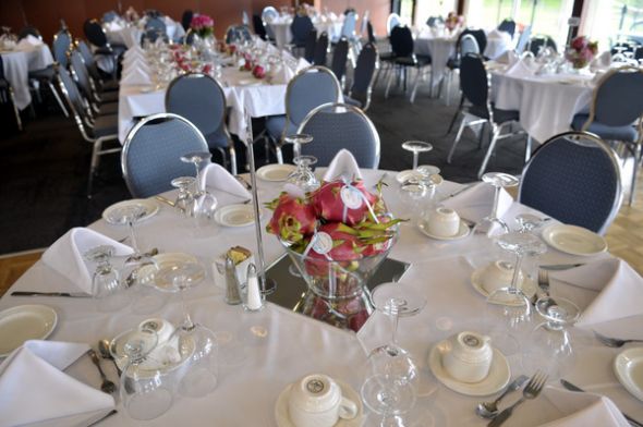 Dragonfruit centrepieces :  wedding dragonfruit fruit centrepiece pink blue ikea Drogonfruit Centrepiece1