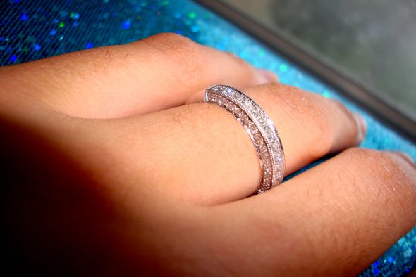 A bit late but here's my other baby :  wedding ring band love pretty beautiful DSC09298