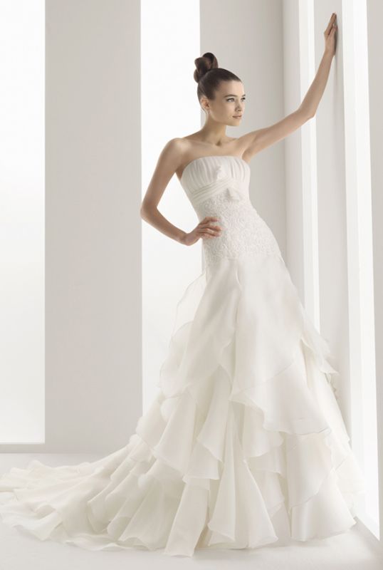 Drop Waist...What's your favorite?! :  wedding pronovias drop waist rosa clara picture dress gown lace 162 Norcia 2011