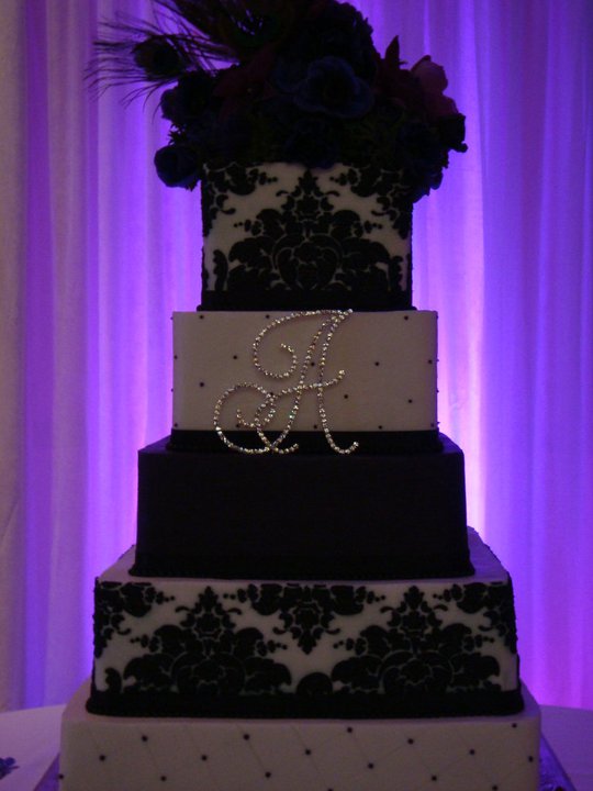 Show me your cake! : wedding purple fondant superhero tiered 22
