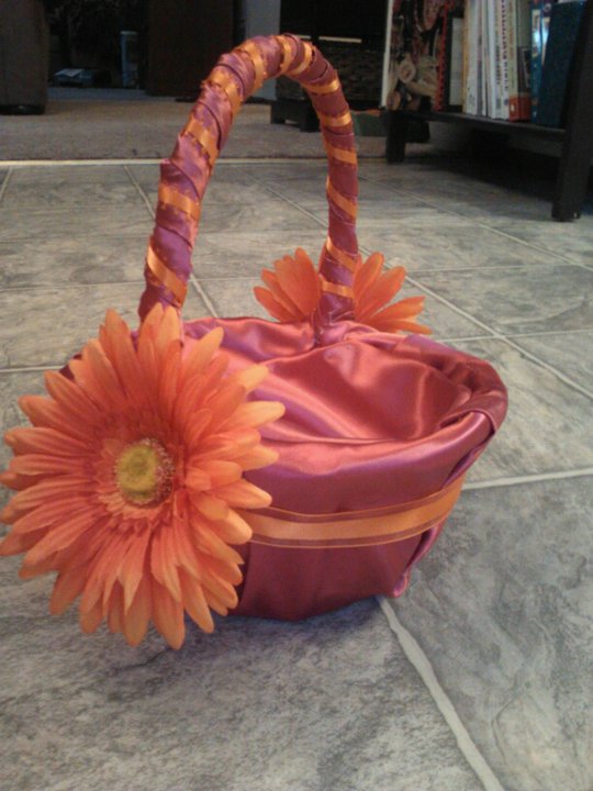 How old is your flower girl and what is she carrying? : wedding 249530 233680119980823 100000165100415 1183464 709851 N
