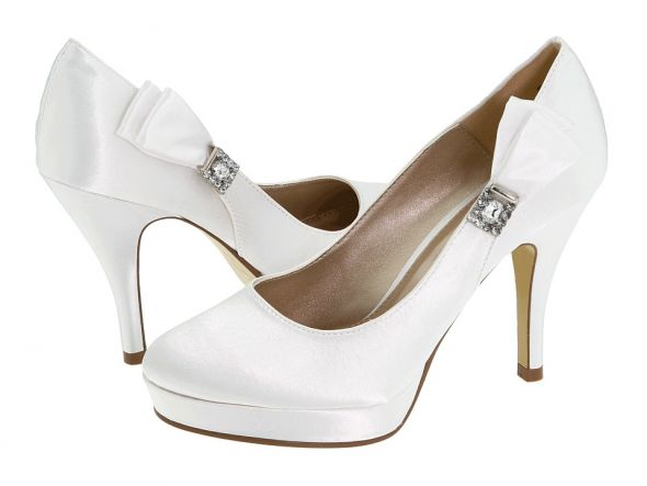 brides with 4 heel. show me your shoes :  wedding bridal shoes shoes wedding shoes pumps 4 inch 4 2 Shoes