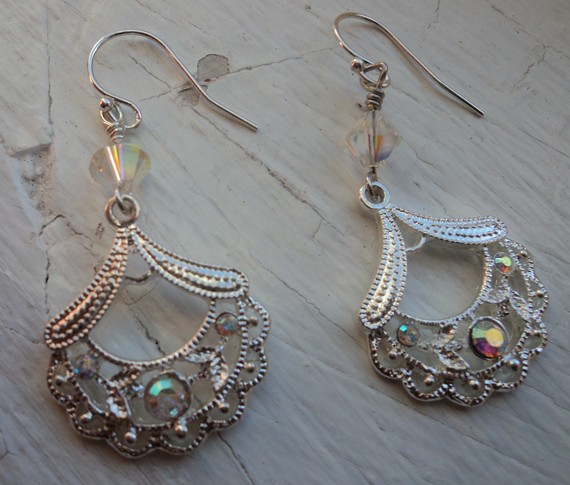 SATC- Change of A Dress! - earrings, any Bees know where I might find them?? : wedding accessories earrings satc carrie rose quartz chandelier earrings alexis bittar Chandelier1