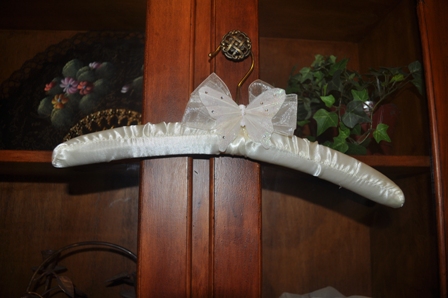 Another DIY done!!! - Hangers :  wedding DSC 0830
