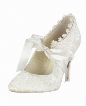 Another show me post.... Shoe me your shoes!! Please :) :  wedding Gabriela 300