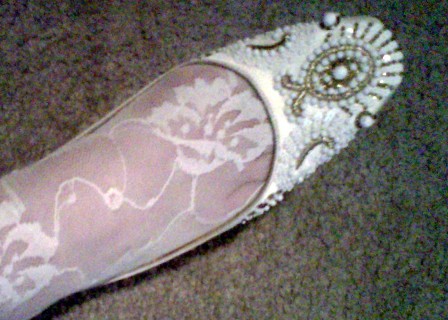 Did you or will you wear nylons or pantyhose on your wedding day? :  wedding Shoes