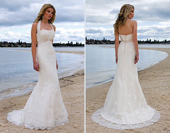 Lace dresses with SWEEP trains, do they exist? : wedding dress lace swee train court train 1