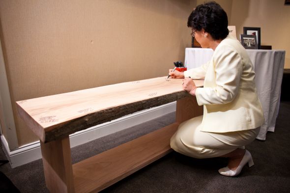 Wedding Bench Guestbook :  wedding guestbook bench diy reception Jkang 110611 0710