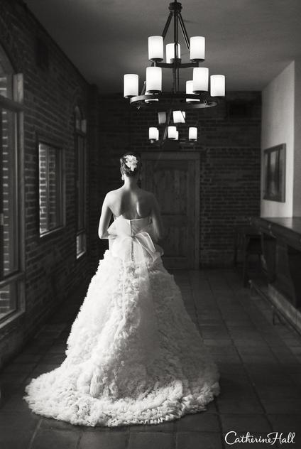 What kind of veil with this dress? PICS :  wedding dress veil birdcage 0088 Benza HJ 127 Thumb 425x632