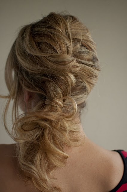 What kind of veil with this dress? PICS : wedding dress veil birdcage 30 Days Of Twist Pin Hairstyles Day 3