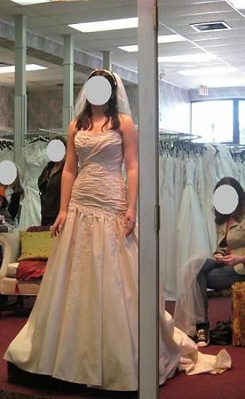 Any Average height/weight brides out there - post how you looked :  wedding Dress 3